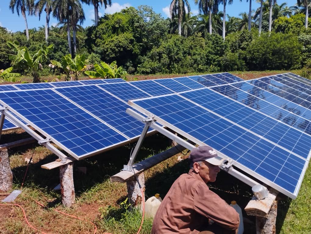 Paneles Solares para Molino forrajero